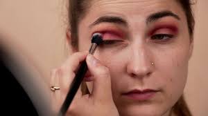 how to apply eye makeup on fair skin 9
