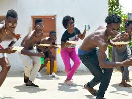 Se achou que não faria isso, aí esta, a batalha de tik tok entre angola e brasil, qual deles foi mais engraçado? The Angolan Dancers Who Helped South African Anthem Jerusalema Go Global