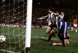 Fußballer des jahres » spanien. Wm 1978 Argentinien Gegen Peru Was Macht Der General In Der Kabine Ligalive