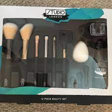 12 piece beauty set 2 face brushes