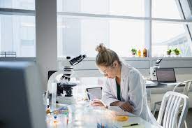 how to become a cosmetic chemist with