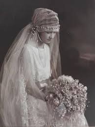 The man in question was the son of one of the groom's family friends. Reddit Oldschoolcool My Friend S Great Grandma On Her Wedding Day Circa 1923 In 2021 Wedding Gowns Vintage Edwardian Wedding Vintage Wedding Photography