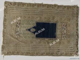 oriental carpet prayer rug made of