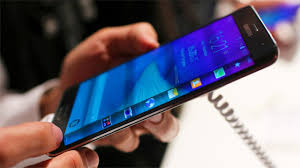 Instead of offering a plain slab of glass on the front, the side of the display keeping with the galaxy note 4 specifications, the note edge features a 16 mp rear shooter, bringing with the expected samsung quality, and. Samsung Stellt Galaxy Note 4 Und Galaxy Note Edge Auf Ifa 2014 Vor