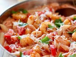 shrimp pasta in tomato cream sauce