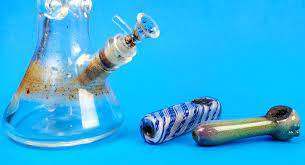 keeping glass pipes clean