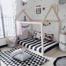 Temukan ide desain kamar tidur terbaik dalam desain kamar tidur monokrom kesukaan anda. 29 Lukisan Dinding Kamar Tidur Tema Monokrom Arti Gambar