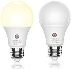 Dusk To Dawn Light Bulbs No Stroboscopic Effect A19 7w Led Smart Bulbs Auto On Off