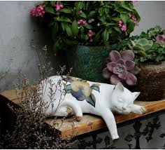 Lovely Cat Statue For Garden Ornament