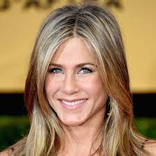 The friends vet looked better than ever with a very toned figure and a fresh tan as she posed. Jennifer Aniston Popsugar Celebrity