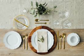 5 table settings every host should know