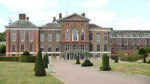 kensington palace who lives there and