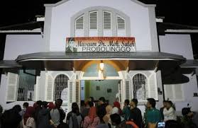 Dengan membayar tiket masuk museum angkut yang cukup terjangkau, para pengunjung juga dapat menyambangi pasar apung nusantara. 36 Tempat Wisata Di Probolinggo Paling Hits Terbaru Yang Wajib Dikunjungi