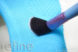sigma brush cleaning glove
