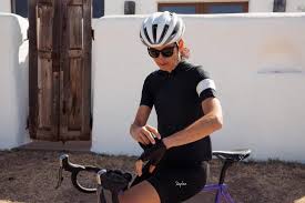 9 best women s cycling jerseys you ll
