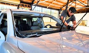 Benefits Of Hiring Auto Glass Experts