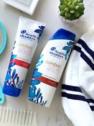 First i loved the smell of the conditioner. Tressed For Success With Head Shoulders Supreme In My Bag