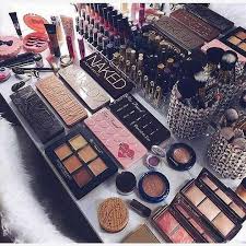 makeup kit sharechat photos and videos