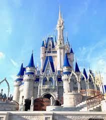 see a photo of cinderella castle before