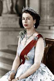 See more ideas about erzsébet királynő, királyi család, brit királyi család. Gondola Hu 65 Eve Uralkodik Ii Erzsebet