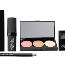 kit 1 mandatory studio makeup kit