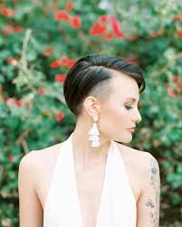 You can leave them open or make a bun or pony and all look just fabulous despite the length. 28 Gorgeous Wedding Hairstyles For Short Hair This Year
