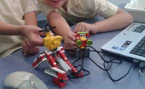 Resultado de imagen de robot lego wedo