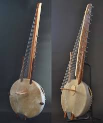 It combines features of the lute and harp description. Kumbengo Koras