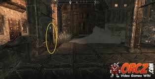 Approaching the door will complete the examine the crime scene objective and remove the marker over the tomb near where the victim was found. Skyrim Blood On The Ice Orcz Com The Video Games Wiki