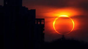 Prima eclipsă de soare din anul 2021 va avea loc astăzi, 10 iunie 2021, la ora 13.17. Eclipsa Inelara De Soare 21 Iunie 2020 Libertate Sau Restrictii Cum Sunt Influentate Zodiile
