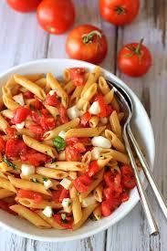 pasta with fresh tomato sauce and