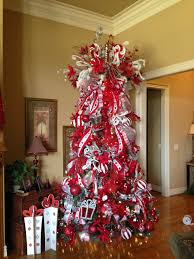 One of the most popular and common types of hard candy, which is also a perpetual favorite of children of all ages, is the ubiquitous candy cane, which comes is a huge range of sizes. Red And White Candy Cane Christmas Tree Novocom Top