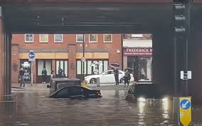 À privilégier à la suite des inondations majeures observées au cours des dernières années le . Inondations A Londres Et Dans Le Sud De L Angleterre Lepetitjournal Com