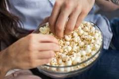 What are the side effects of eating popcorn?