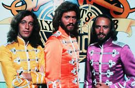 Barry, robin and maurice gibb. The Bee Gees How Three Brothers Became Pop Music Leaders Backstage Stories
