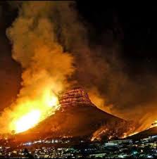 Update | evacuations under way in cape town as runaway fire spreads to devil's peak, vredehoek. Baptism Of Fire Turkish Visitor Describes Cape Town Fire Hell