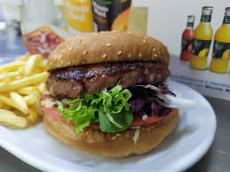 Bar La Tahona - No sabes que cenar? Ven a probar nuestras nuevas  hamburguesas de Rulo de cabra y cebolla caramelizada Barbacoa Beicon  Cebolla frita Ternera 160 gramos | Facebook