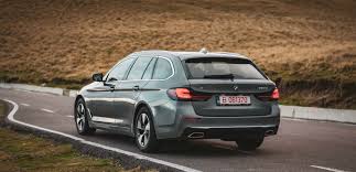 2021 bmw 5 series touring review