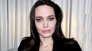 Angelina jolie, при рождении войт (англ. Angelina Jolie Says Her 6 Kids Always Make Her Cry On Mother S Day News Block