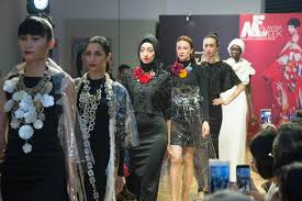 Malaysia Fashion Week Brings A Touch Of Tradition To Its