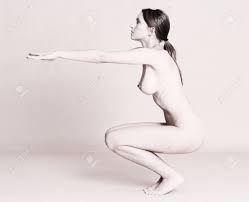 裸の女性の運動を行うの写真素材・画像素材 Image 5754904