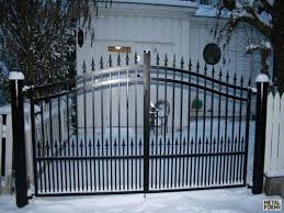 They can even create an artistic feel to your outdoors. Iron Ms Front Gate At Rs 74 Kilogram Iron Gate Id 21105457048