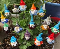 crafted lwork gl garden gnomes