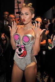 You will also see miley cyrus and katy perry singing their way through this section. Miley Cyrus Halloween Costume Ideas To Be An Eye Catcher