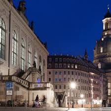 Gästerna får tillgång till privat parkering på plats för extra bekvämlighet. Holiday Inn Express Dresden City Centre Dresden At Hrs With Free Services