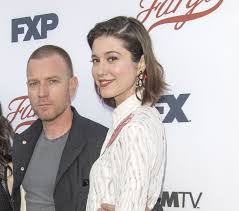 Ewan mcgregor has welcomed a baby son with his partner, the actress mary elizabeth winstead, according to mcgregor's daughters clara and esther. Ewan Mcgregor And Mary Elizabeth Winstead Welcome Their First Child Together Goss Ie