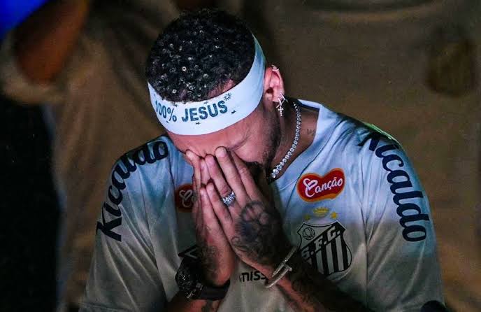 PREMIUM BOLIVIA Neymar llora de emoción en su regreso al Santos FC