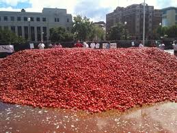La Tomatina-2019: в битве помидорами в Испании приняли участие тысячи людей - В мире на Joinfo.com