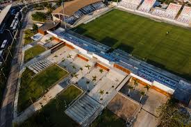 It is situated in the caribbean lowlands, 15 miles (24 km) upstream from the mouth of the magdalena river. Mazzanti Erweiterung Des Stadions Romelio Martinez Barranquilla Floornature