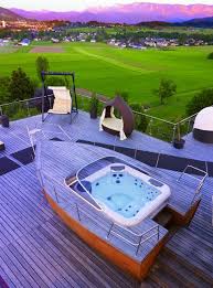 Luxus pool mit jacuzzi aus glas. Whirlpool Standort Issler Grenzach Wyhlen Lorrach